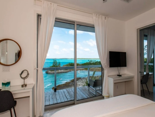 Luxurious Beachfront Estate in Eleuthera